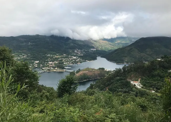 Casa Da Lage - Piscina Privada - Vistas Rio - Maison d'hôtes Gerês