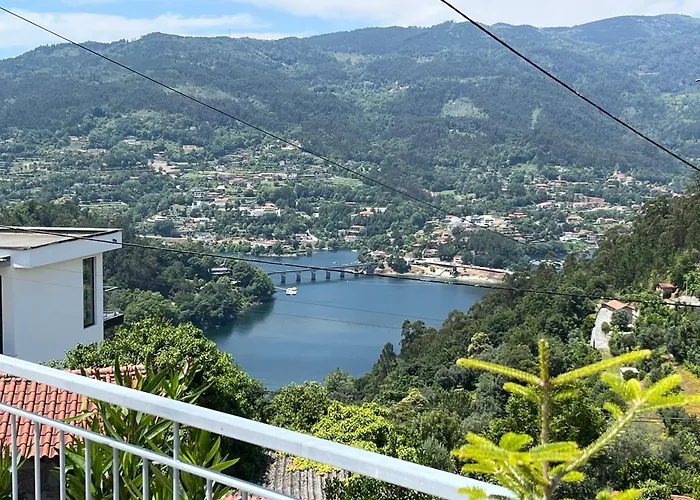 Maison d'hôtes Casa Da Lage - Piscina Privada - Vistas Rio - 4*