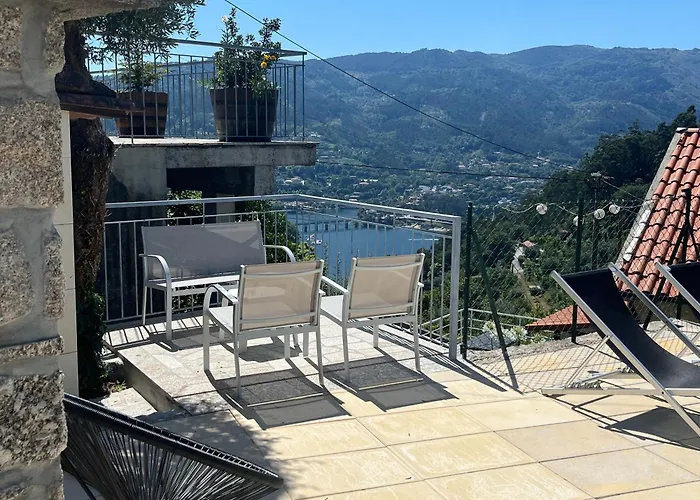 Maison d'hôtes Casa Da Lage - Piscina Privada - Vistas Rio - Gerês